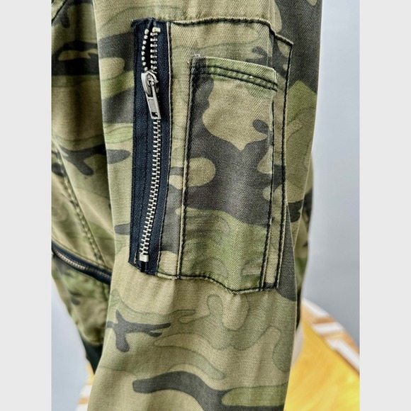 Dear John Camouflage Bomber Jacket Full Zip Utility Pockets Ribbed Cuffs - Picture 4 of 6